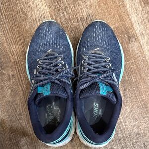 Brooks Women's Navy and Teal Sneakers